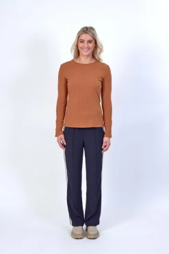 Knewe Virgo Ribbed Top in Tobacco