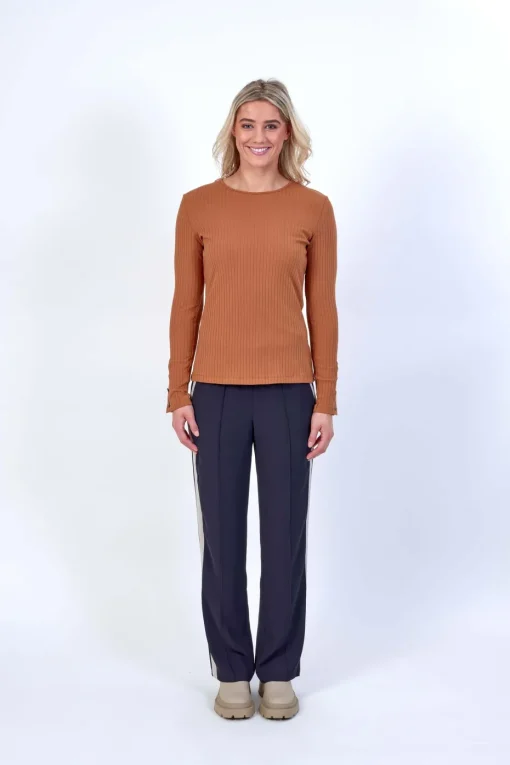 Knewe Virgo Ribbed Top in Tobacco