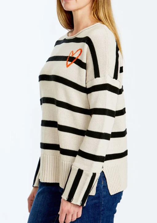 Ping Pong Heart Pullover in Chino Black