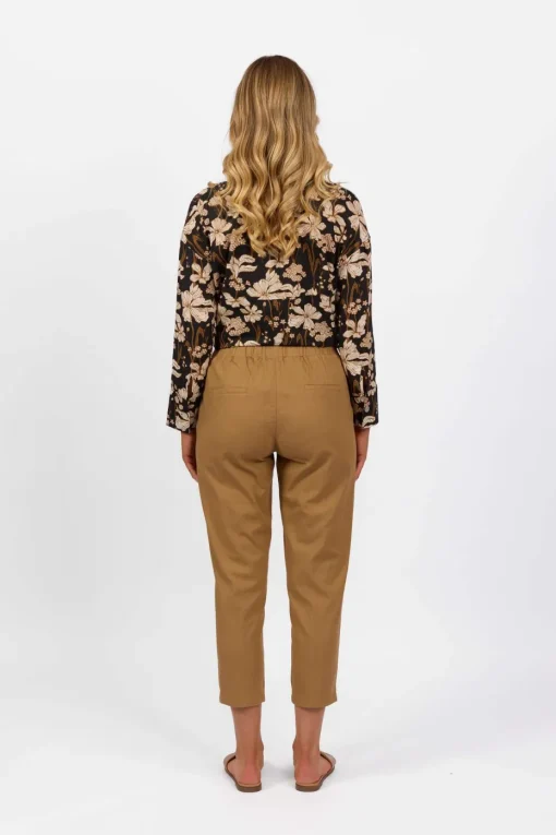 Vassalli Drawstring Pant in Caramel 5790
